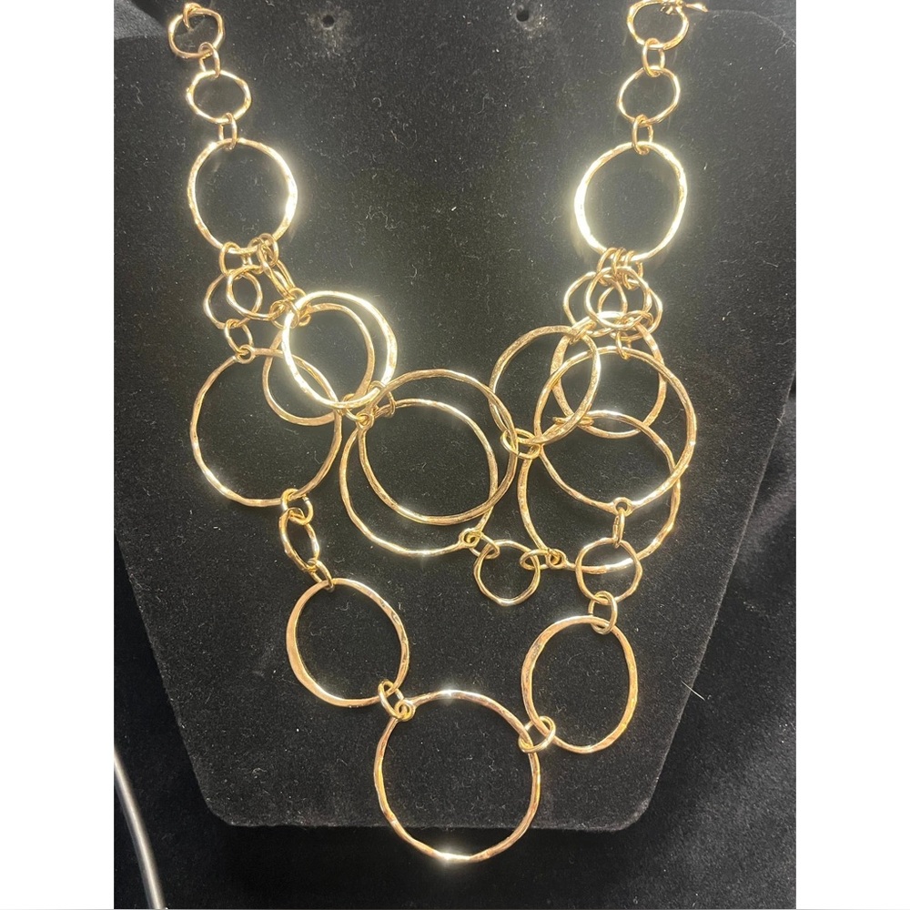 Elegant Gold Circle Necklace